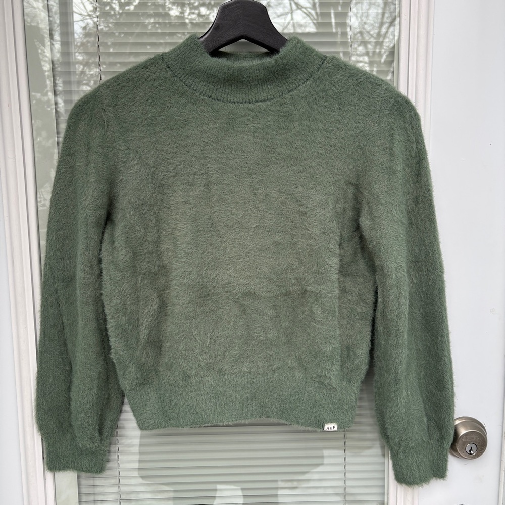 Abercrombie kids A&F Girls Fuzzy Soft Mock Neck Green Sweater Kids 11/12